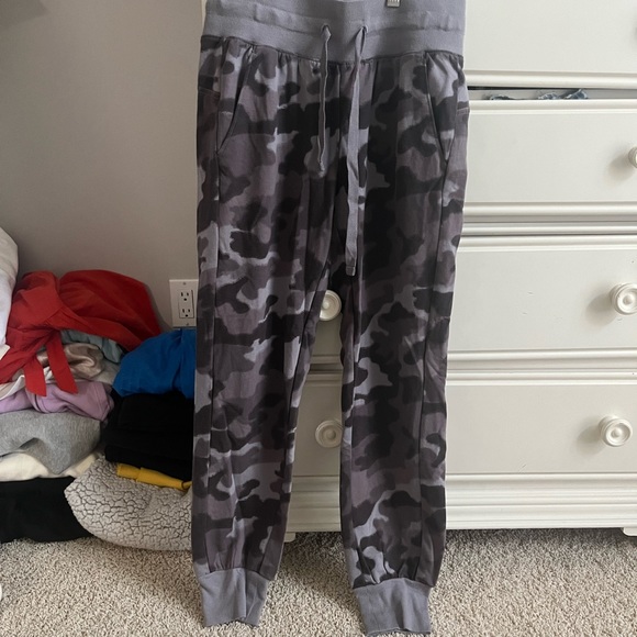 Zella Camouflage joggers - Picture 1 of 5